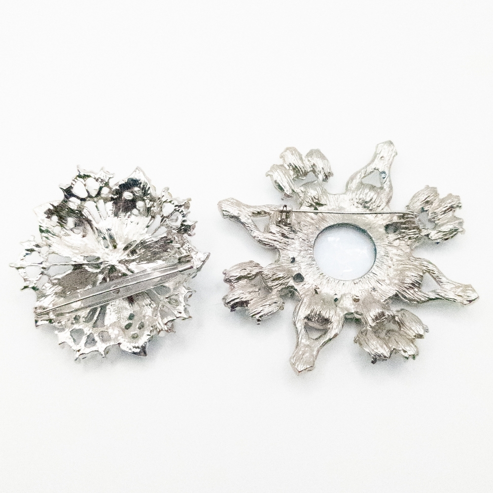 2 Large Blue Rhinestone Brooches - Picture 4 of 4